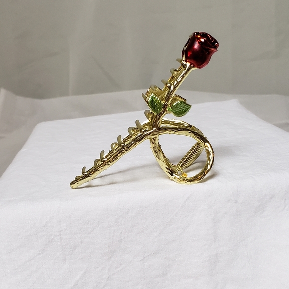 🌹 Giant Red Rose Jaw Hair Clip - Picture 6 of 7